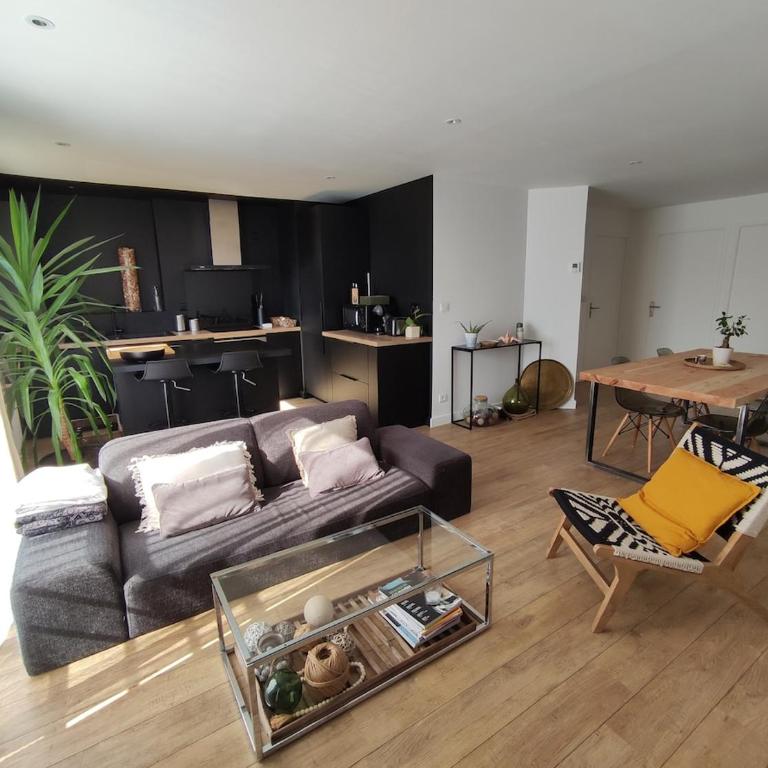 Angers appart 65m2 proche centre ville, parking - Appartement 2 Chambres - 1