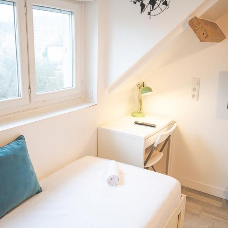Le Pic-Paris - Standard Double Room with Shared Bathroom - 12