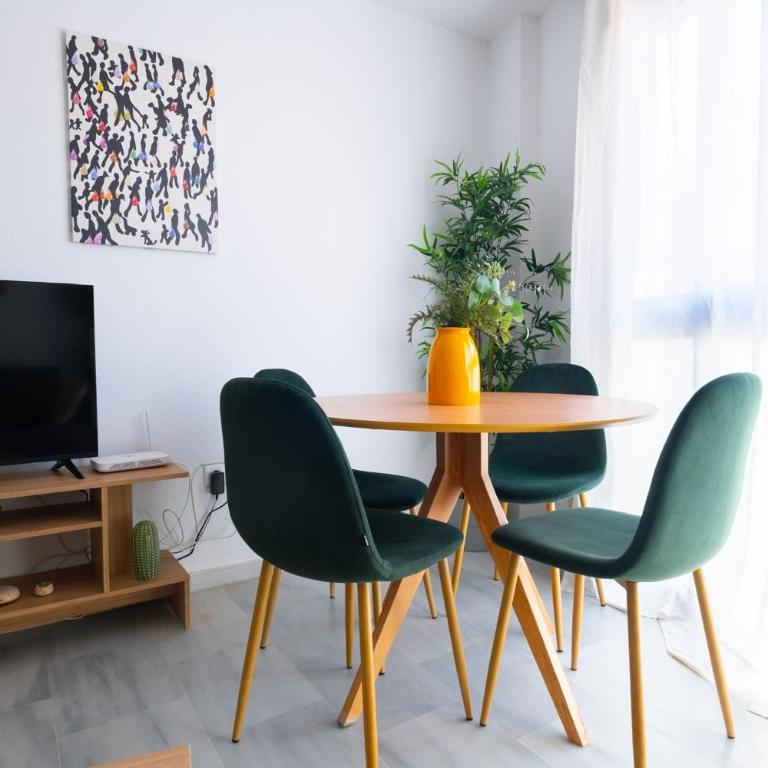 OLLETAS PARKING - Two-Bedroom Apartment - 4