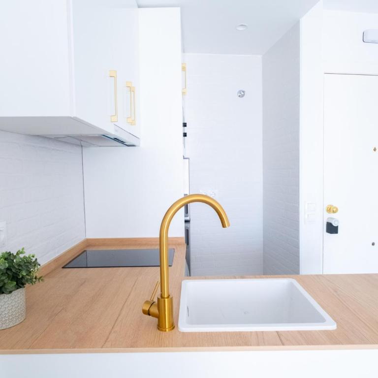 OLLETAS PARKING - Two-Bedroom Apartment - 11