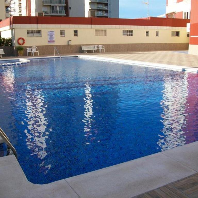 PRIMERA LINEA DE PLAYA con garaje - Apartamento de 2 dormitorios con balcón y vistas al mar - 4