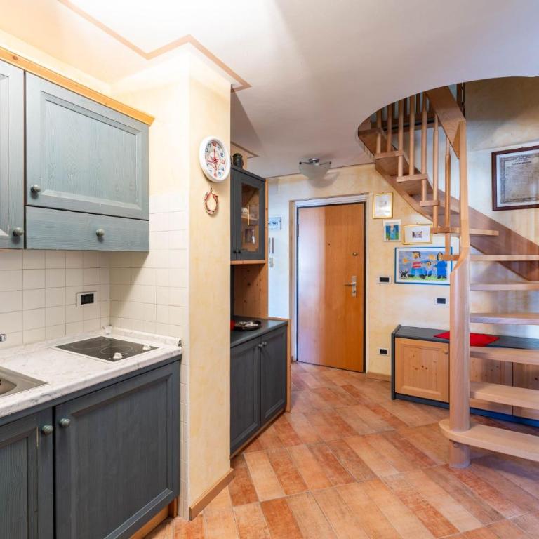 Cesa Malvi - Appartamento con 2 Camere da Letto e Balcone - 4