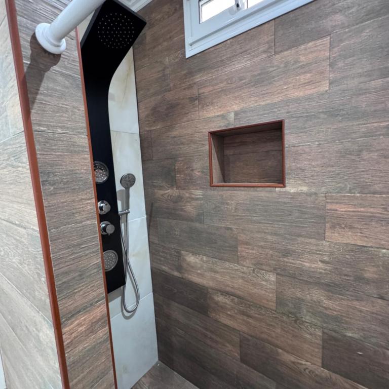 Orange - One-Bedroom Apartment - 2
