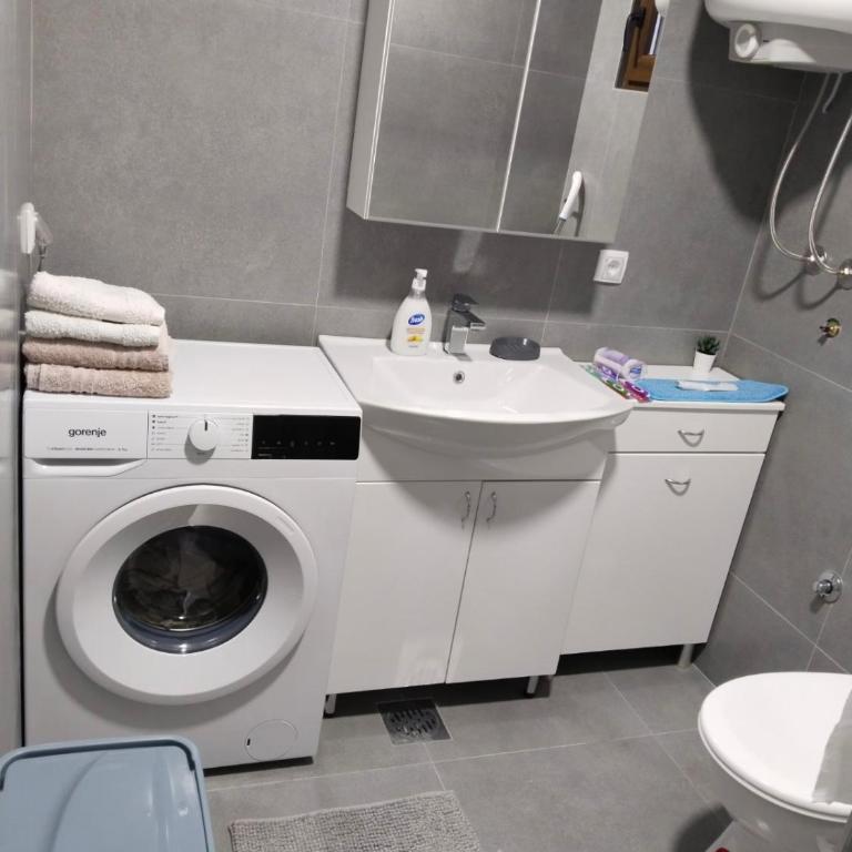New Belgrade Apartman - Near the Airport - One-Bedroom Apartment - 3