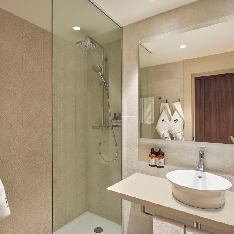 NH Alicante - Junior Suite with View - 5