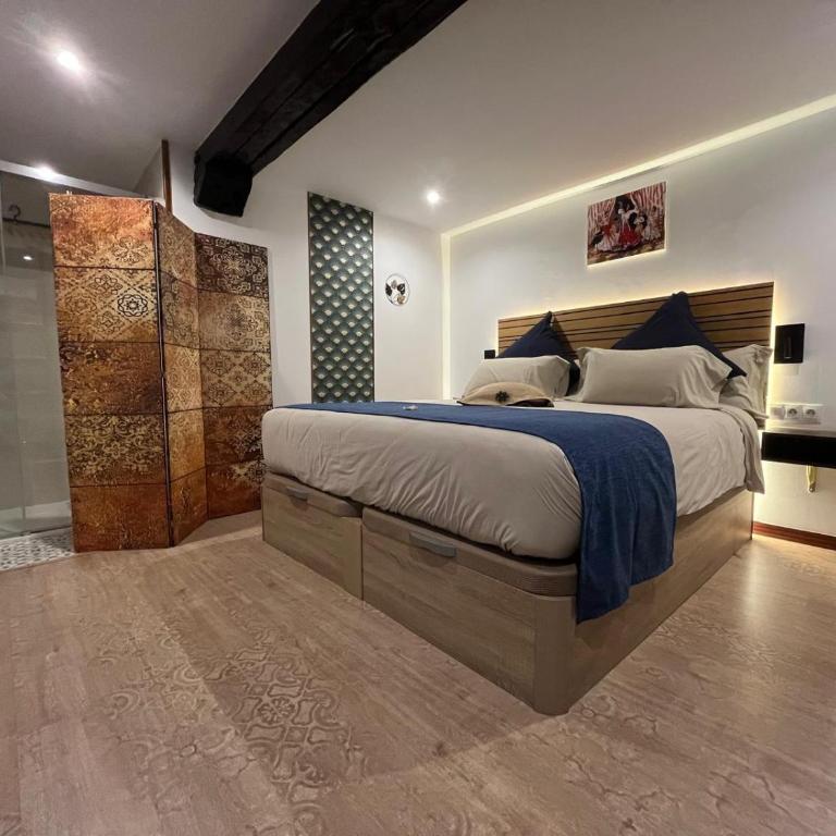 Emilysuites - Malaga Centro Historico - Deluxe King Suite - 1