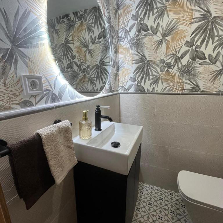 Emilysuites - Malaga Centro Historico - Deluxe King Suite - 6