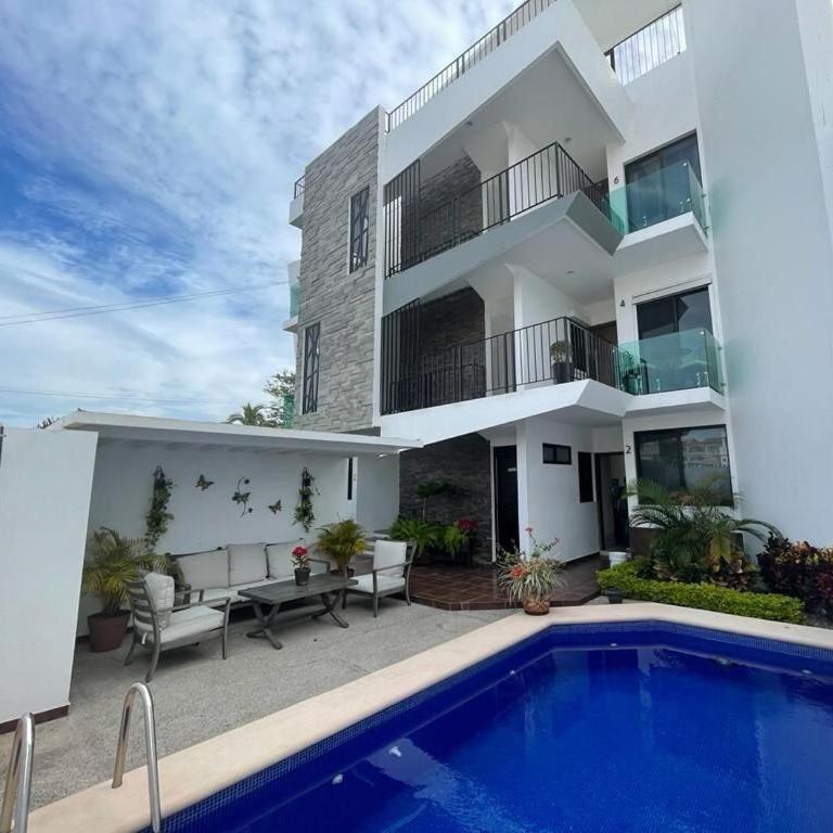 Apartamento en PB con piscina a poca distancia de la playa - Two-Bedroom Apartment - 1