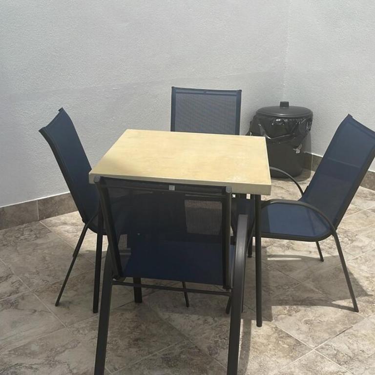 Apartamento en PB con piscina a poca distancia de la playa - Two-Bedroom Apartment - 17