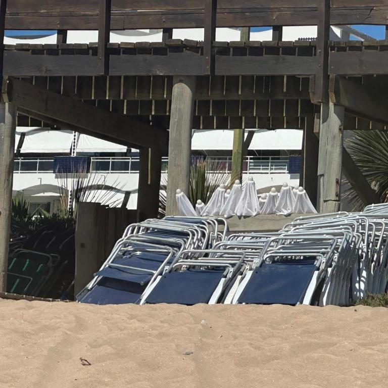 Enfrente al mar y a pasos de Gorlero Servicio limpieza Sábanas y toallas Estacionamiento Gimnasio Recepción 24 hs - Apartamento de 1 dormitorio - 20