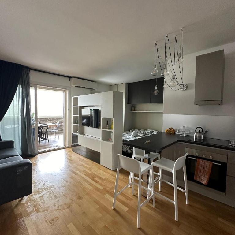 Modern Loft Private - One-Bedroom Apartment - 1