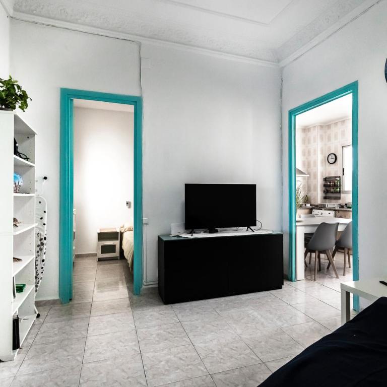 Penthouse with Terrace in the Heart of Valencia - Three-Bedroom Apartment - 5