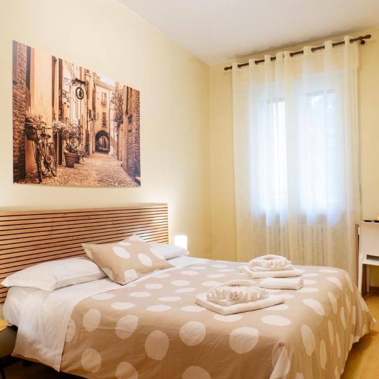 CameraCafè - Twin Room with Shared Bathroom - 1