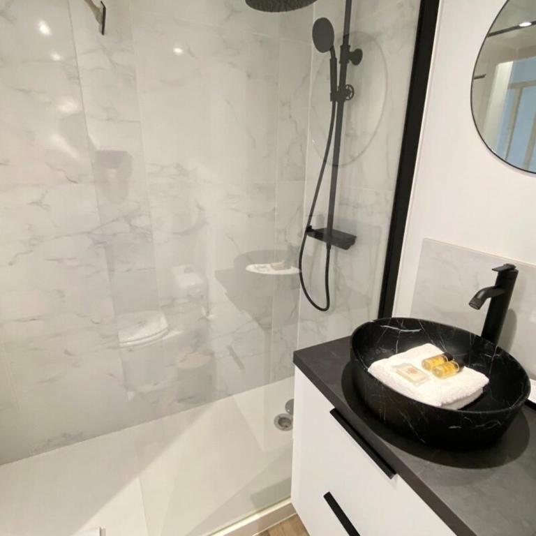 06AI - Beautiful renovated studio - sea and pool view - Appartement 1 Chambre - 20