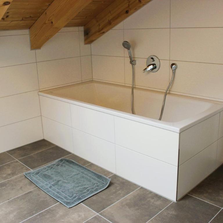 Ferienwohnungen Löslerfreud - Apartamento con balcón - 13