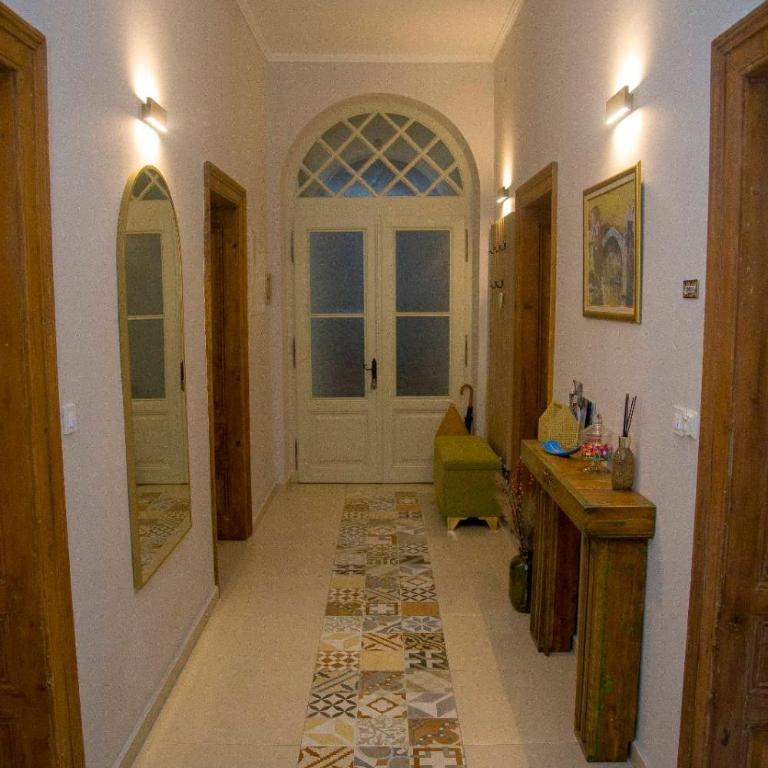 Plaza del Oriente Old Town - Two-Bedroom Deluxe Apartment - 23