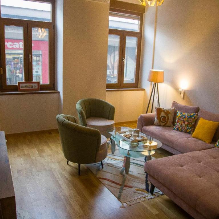 Plaza del Oriente Old Town - Two-Bedroom Deluxe Apartment - 21