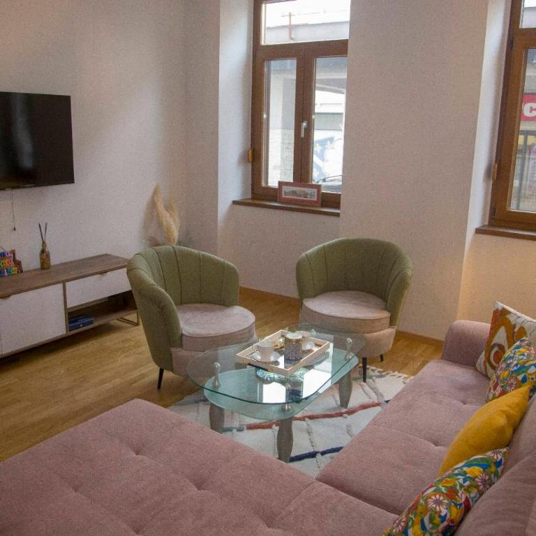 Plaza del Oriente Old Town - Two-Bedroom Deluxe Apartment - 24