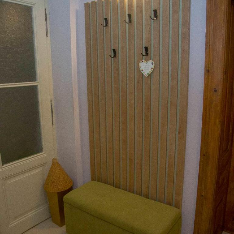 Plaza del Oriente Old Town - Two-Bedroom Deluxe Apartment - 26