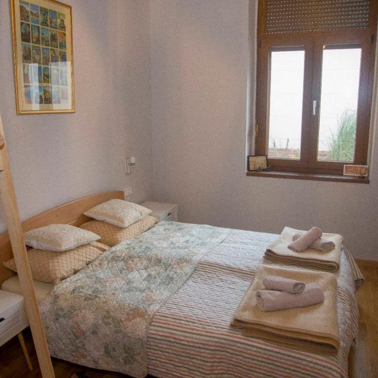 Plaza del Oriente Old Town - Two-Bedroom Deluxe Apartment - 27