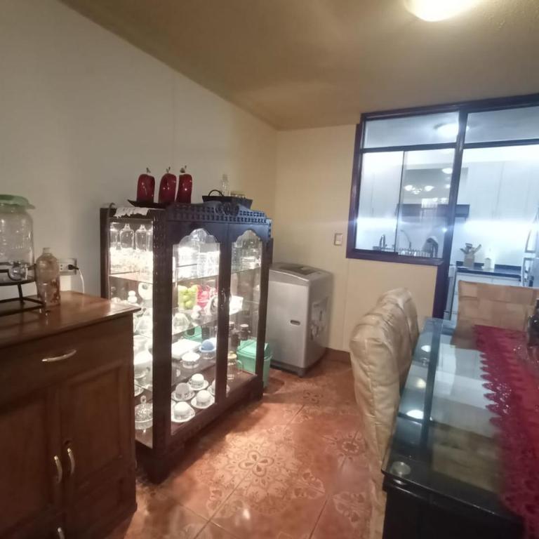 Casa tres habitaciones con parqueo - Apartamento de 3 dormitorios - 4