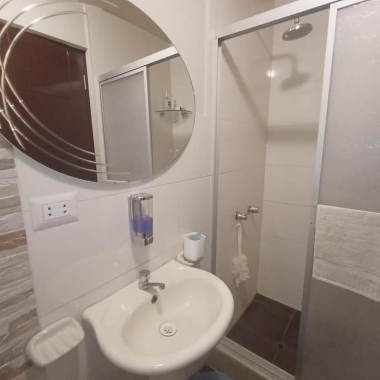 Casa tres habitaciones con parqueo - Apartamento de 3 dormitorios - 9