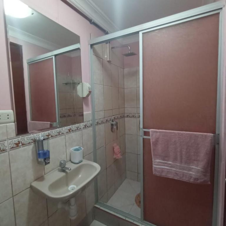 Casa tres habitaciones con parqueo - Apartamento de 3 dormitorios - 10