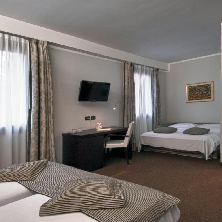 Hotel Villa Pannonia - Camera Quadrupla - 5