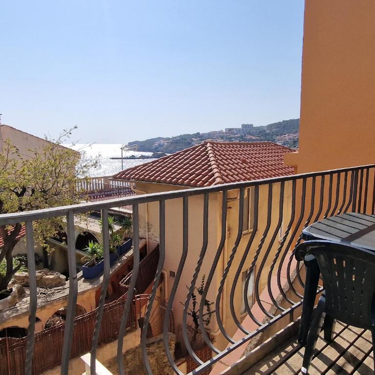 F3 en centre-ville de Banyuls avec terrasse - FR-1-309-58 - Two-Bedroom Apartment - 2