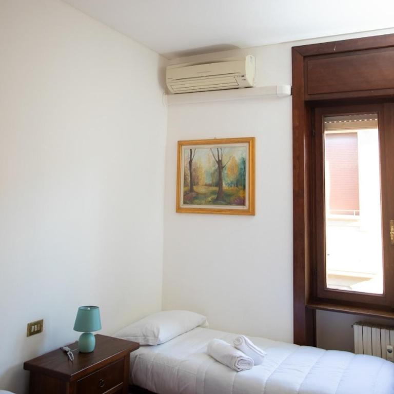 SOFI HOME BERGAMO - Camera Quadrupla con Bagno in Comune - 16