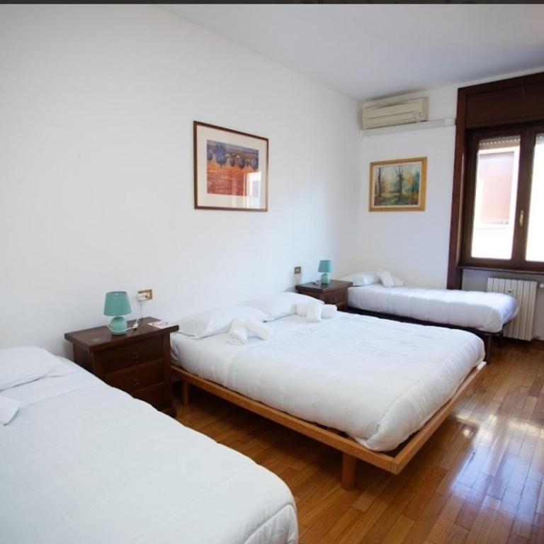 SOFI HOME BERGAMO - Camera Quadrupla con Bagno in Comune - 20
