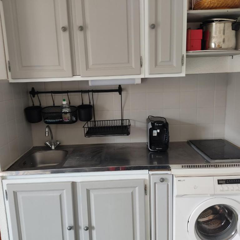 Charmant T3 climatisé avec terrasse, proche plage & parking privé - 4/6 pers, Gruissan - FR-1-796-7 - Appartamento - 13