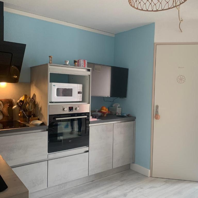 GRUISSAN - Confortable T2 rénové avec Parking - Secteur Vieux Village - 4 pers. - FR-1-796-18 - Apartment - 12
