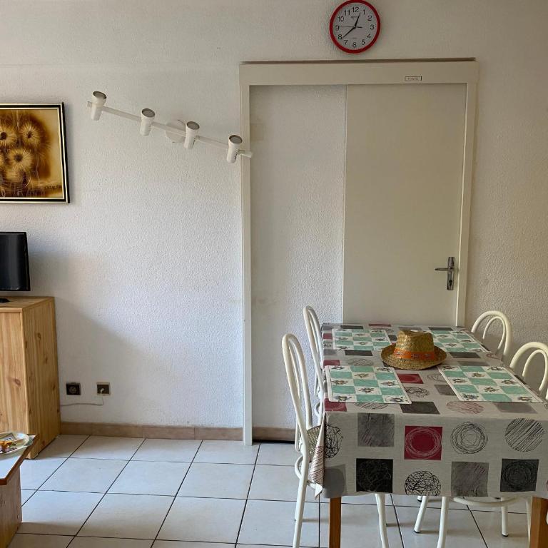 T3 plain-pied 4 pers, proche mer, parking - FR-1-798-25 - Apartment - 8