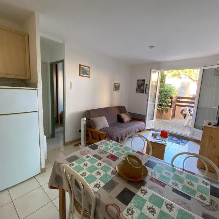 T3 plain-pied 4 pers, proche mer, parking - FR-1-798-25 - Apartment - 10