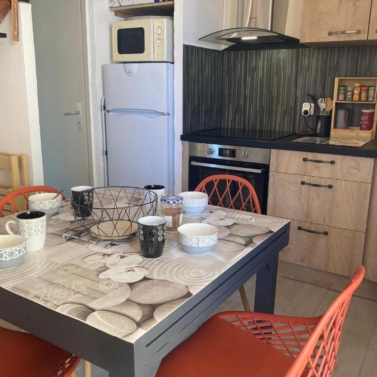 Gruissan: T2 Mezzanine 6 pers, proche plage, parking privé - FR-1-796-35 - Appartamento - 1