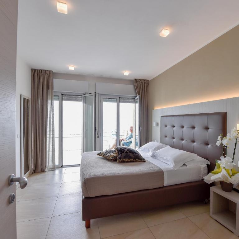 Hotel Globus - Junior Suite con Vista Mare - 10