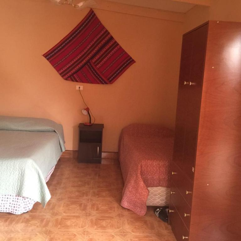 Hostal Tuyasto - Double or Twin Room with Private Bathroom - 1