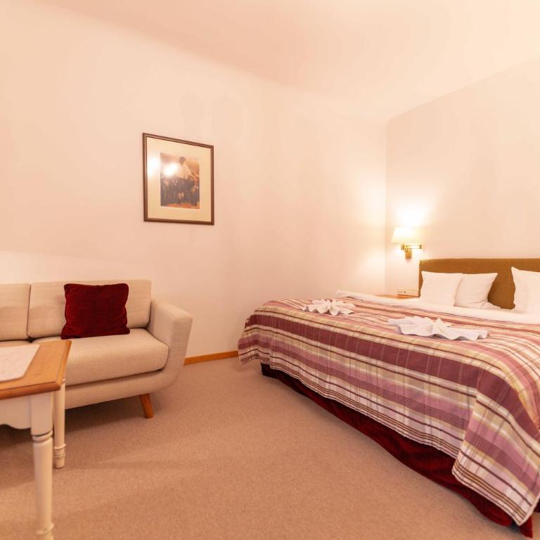 Geldernhaus Hotel garni - Zimmer mit Queensize-Bett und Gartenblick - 3
