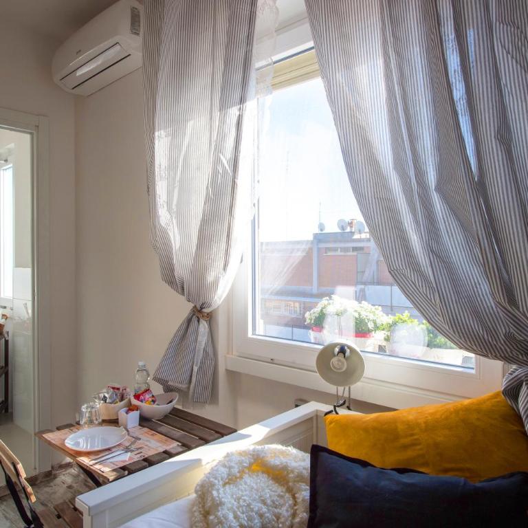 Letto e Latte Roma Guest House - Camera Singola con Bagno Privato - 2