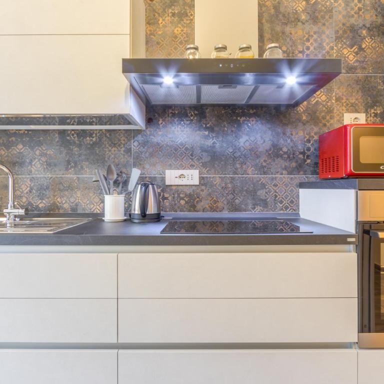 Appartamenti Vista Mole, Centro a 15 min - Luxury Suites & fast WiFi - Appartamento Deluxe con 2 Camere da Letto - 10