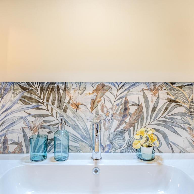 Appartamenti Vista Mole, Centro a 15 min - Luxury Suites & fast WiFi - Appartamento Deluxe con 2 Camere da Letto - 24