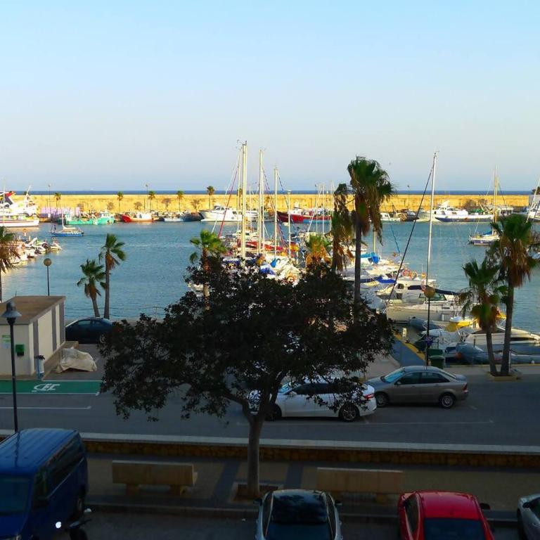 Apartamento con Vistas al Mar frente al Puerto - Apartment - 18