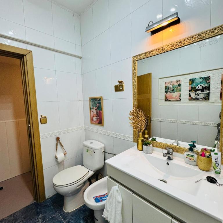 Habitación privada con balcón en Madrid Centro - Sol - Standard Single Room with Shared Bathroom - 5