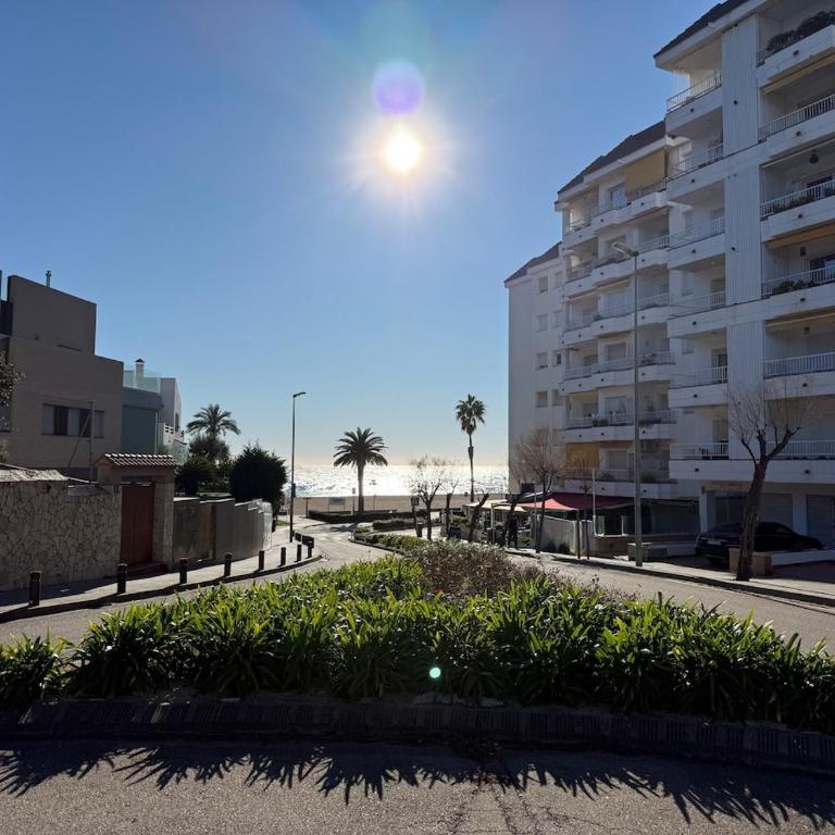 Lloret de Mar Coastal Retreat Just Steps from the Beach - Apartamento de 1 dormitorio - 36