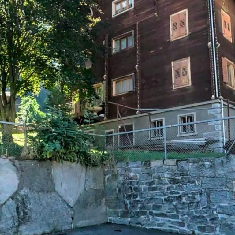 5 Zimmer-Wohnung mit Garage und Sauna - Apartment mit 3 Schlafzimmern und Bergblick - 32