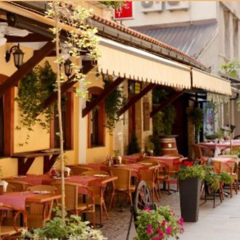 Rooms SQUARE Belgrade - Dvokrevetna Soba sa Zasebnim Krevetima i Kupatilom - 1