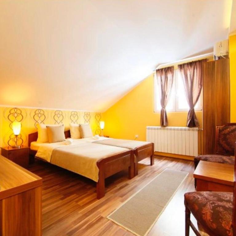 Rooms SQUARE Belgrade - Dvokrevetna Soba sa Zasebnim Krevetima i Kupatilom - 8