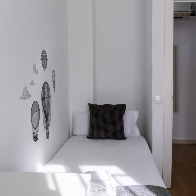 Apartments BCN Central-Drassanes - Two-Bedroom Apartment - 28