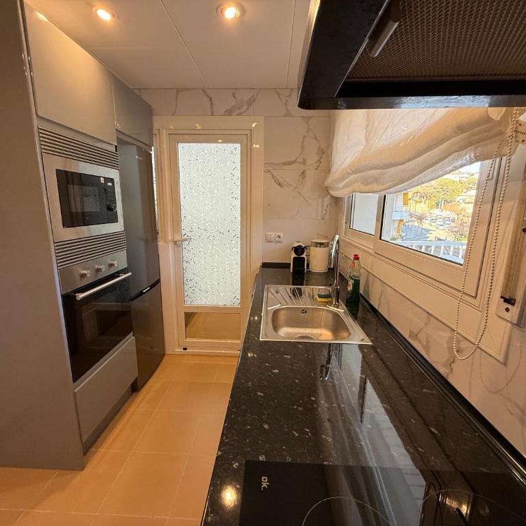 Lloret de Mar Coastal Retreat Just Steps from the Beach - Apartamento de 1 dormitorio - 11